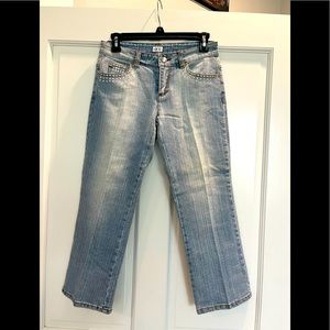 Beautiful acid washed Cache Capri with rhinestone accents , size 4